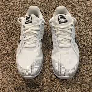 Women’s Nike shoes 7.5